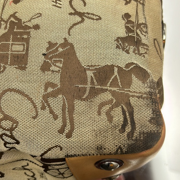 Authentic Coach horse and carriage print canvas bag - Picture 14 of 16
